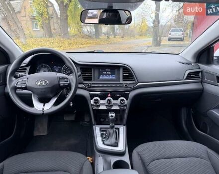 Белый Хендай Элантра, объемом двигателя 2 л и пробегом 96 тыс. км за 13800 $, фото 24 на Automoto.ua