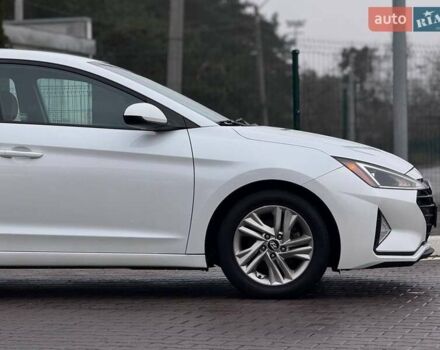 Білий Хендай Елантра, об'ємом двигуна 2 л та пробігом 84 тис. км за 13600 $, фото 12 на Automoto.ua