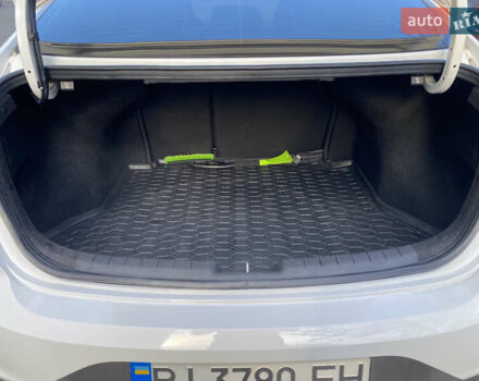 Белый Хендай Элантра, объемом двигателя 1.59 л и пробегом 132 тыс. км за 13500 $, фото 13 на Automoto.ua