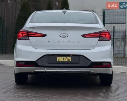 Білий Хендай Елантра, об'ємом двигуна 2 л та пробігом 84 тис. км за 13600 $, фото 6 на Automoto.ua