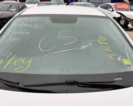 Білий Хендай Елантра, об'ємом двигуна 2 л та пробігом 96 тис. км за 9200 $, фото 4 на Automoto.ua