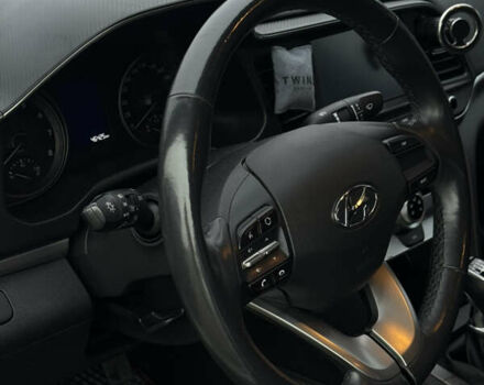 Белый Хендай Элантра, объемом двигателя 1.59 л и пробегом 46 тыс. км за 14000 $, фото 19 на Automoto.ua