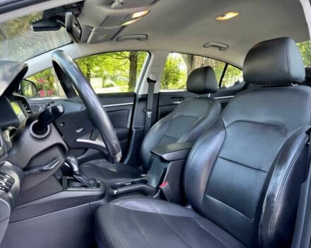 Хендай Элантра 2020 в Львове на Automoto.ua Белый Хендай Элантра, объемом двигателя 2 л и пробегом 41 тыс. км за 6500 $, фото 13 на Automoto.ua