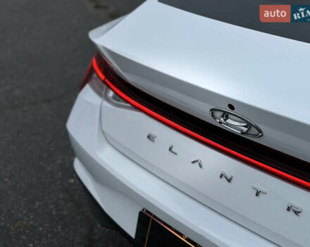 Білий Хендай Елантра, об'ємом двигуна 1.6 л та пробігом 63 тис. км за 18700 $, фото 7 на Automoto.ua