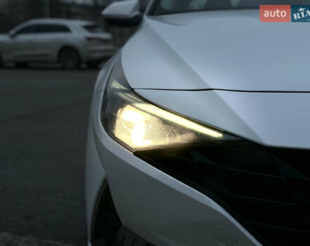 Білий Хендай Елантра, об'ємом двигуна 1.6 л та пробігом 63 тис. км за 18700 $, фото 8 на Automoto.ua