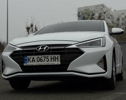 Белый Хендай Элантра, объемом двигателя 1.59 л и пробегом 46 тыс. км за 14000 $, фото 3 на Automoto.ua