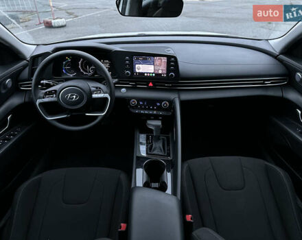 Білий Хендай Елантра, об'ємом двигуна 1.6 л та пробігом 63 тис. км за 18700 $, фото 13 на Automoto.ua