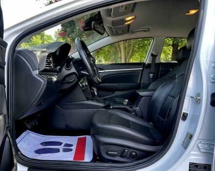 Белый Хендай Элантра, объемом двигателя 2 л и пробегом 34 тыс. км за 9400 $, фото 9 на Automoto.ua