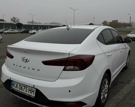 Белый Хендай Элантра, объемом двигателя 1.59 л и пробегом 46 тыс. км за 14000 $, фото 4 на Automoto.ua