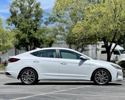 Белый Хендай Элантра, объемом двигателя 2 л и пробегом 34 тыс. км за 9400 $, фото 7 на Automoto.ua