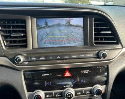 Белый Хендай Элантра, объемом двигателя 2 л и пробегом 32 тыс. км за 2900 $, фото 7 на Automoto.ua