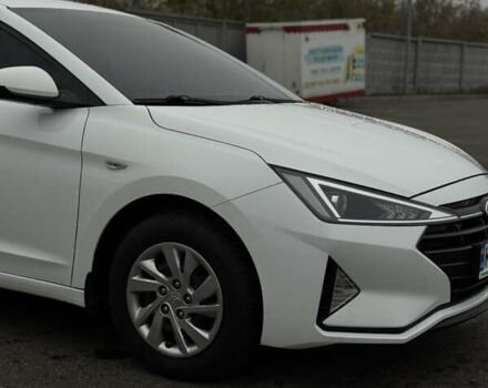 Белый Хендай Элантра, объемом двигателя 1.59 л и пробегом 46 тыс. км за 14000 $, фото 1 на Automoto.ua