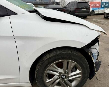 Білий Хендай Елантра, об'ємом двигуна 2 л та пробігом 96 тис. км за 9200 $, фото 15 на Automoto.ua