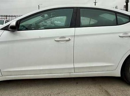 Білий Хендай Елантра, об'ємом двигуна 2 л та пробігом 96 тис. км за 9200 $, фото 6 на Automoto.ua