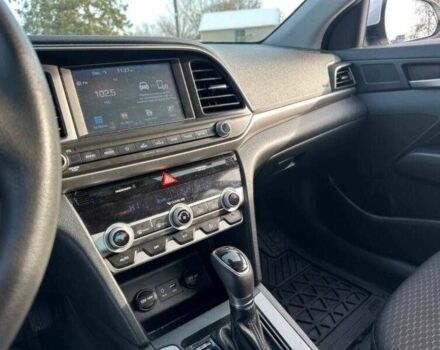 Белый Хендай Элантра, объемом двигателя 2 л и пробегом 32 тыс. км за 2900 $, фото 6 на Automoto.ua