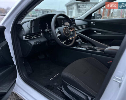 Білий Хендай Елантра, об'ємом двигуна 1.6 л та пробігом 63 тис. км за 18700 $, фото 10 на Automoto.ua