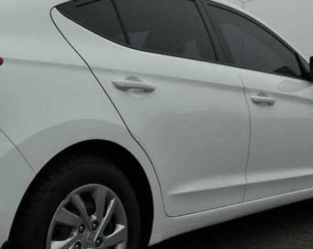 Белый Хендай Элантра, объемом двигателя 1.59 л и пробегом 46 тыс. км за 14000 $, фото 5 на Automoto.ua