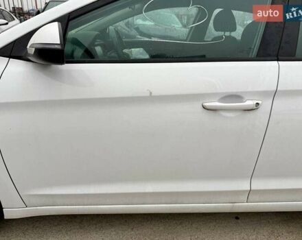 Білий Хендай Елантра, об'ємом двигуна 2 л та пробігом 96 тис. км за 9200 $, фото 9 на Automoto.ua