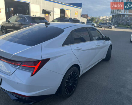 Белый Хендай Элантра, объемом двигателя 2 л и пробегом 101 тыс. км за 20000 $, фото 8 на Automoto.ua