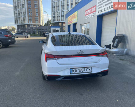 Белый Хендай Элантра, объемом двигателя 2 л и пробегом 101 тыс. км за 20000 $, фото 7 на Automoto.ua