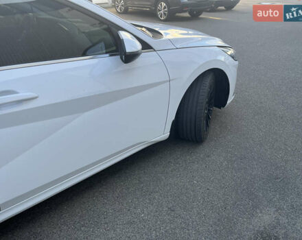 Белый Хендай Элантра, объемом двигателя 2 л и пробегом 101 тыс. км за 20000 $, фото 10 на Automoto.ua