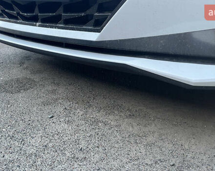 Белый Хендай Элантра, объемом двигателя 2 л и пробегом 101 тыс. км за 20000 $, фото 23 на Automoto.ua