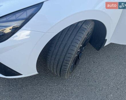 Белый Хендай Элантра, объемом двигателя 2 л и пробегом 101 тыс. км за 20000 $, фото 3 на Automoto.ua