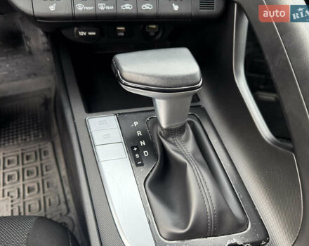 Белый Хендай Элантра, объемом двигателя 1.59 л и пробегом 33 тыс. км за 18000 $, фото 8 на Automoto.ua