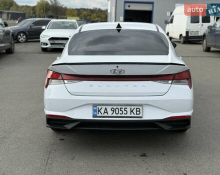 Белый Хендай Элантра, объемом двигателя 1.59 л и пробегом 33 тыс. км за 18000 $, фото 4 на Automoto.ua