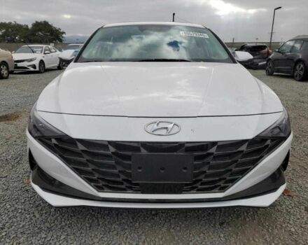 Хендай Элантра 2023 в Киеве на Automoto.ua Белый Хендай Элантра, объемом двигателя 0 л и пробегом 25 тыс. км за 4900 $, фото 4 на Automoto.ua