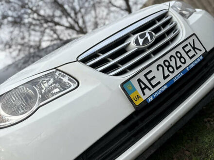 Белый Хендай Элантра, объемом двигателя 1.59 л и пробегом 160 тыс. км за 6000 $, фото 1 на Automoto.ua