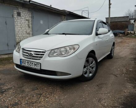 Белый Хендай Элантра, объемом двигателя 1.6 л и пробегом 180 тыс. км за 5700 $, фото 1 на Automoto.ua