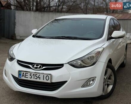 Белый Хендай Элантра, объемом двигателя 1.59 л и пробегом 152 тыс. км за 8800 $, фото 1 на Automoto.ua