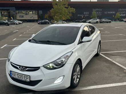 Хендай Элантра 2011 в Киеве на Automoto.ua Белый Хендай Элантра, объемом двигателя 1.59 л и пробегом 196 тыс. км за 9500 $, фото 1 на Automoto.ua