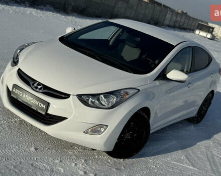 Белый Хендай Элантра, объемом двигателя 1.59 л и пробегом 101 тыс. км за 9400 $, фото 1 на Automoto.ua