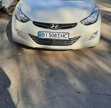 Хендай Элантра 2012 в Виннице на Automoto.ua Белый Хендай Элантра, объемом двигателя 1.8 л и пробегом 128 тыс. км за 8200 $, фото 1 на Automoto.ua