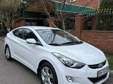 Белый Хендай Элантра, объемом двигателя 1.59 л и пробегом 66 тыс. км за 13000 $, фото 1 на Automoto.ua