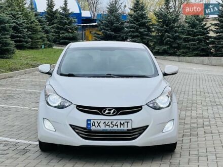 Хендай Элантра 2013 в Харькове на Automoto.ua Белый Хендай Элантра, объемом двигателя 1.8 л и пробегом 229 тыс. км за 7850 $, фото 1 на Automoto.ua