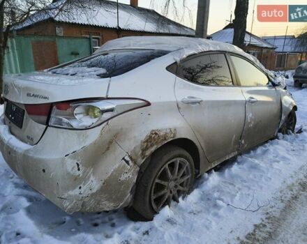 Белый Хендай Элантра, объемом двигателя 1.59 л и пробегом 157 тыс. км за 3500 $, фото 1 на Automoto.ua