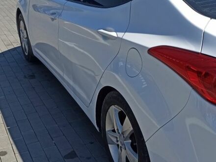 Белый Хендай Элантра, объемом двигателя 1.8 л и пробегом 216 тыс. км за 9000 $, фото 1 на Automoto.ua