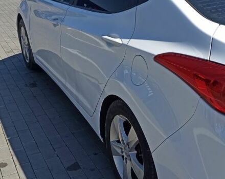 Белый Хендай Элантра, объемом двигателя 0 л и пробегом 216 тыс. км за 9000 $, фото 1 на Automoto.ua