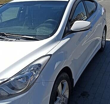 Білий Хендай Елантра, об'ємом двигуна 1.8 л та пробігом 215 тис. км за 9000 $, фото 1 на Automoto.ua