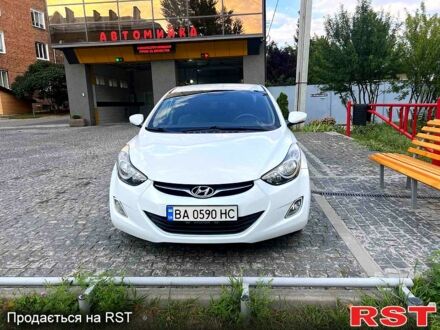 Хендай Элантра 2013 в Харькове на Automoto.ua Белый Хендай Элантра, объемом двигателя 1.8 л и пробегом 260 тыс. км за 7800 $, фото 1 на Automoto.ua