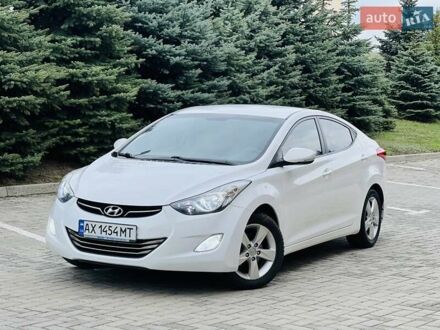 Хендай Элантра 2013 в Харькове на Automoto.ua Белый Хендай Элантра, объемом двигателя 1.8 л и пробегом 229 тыс. км за 8900 $, фото 1 на Automoto.ua