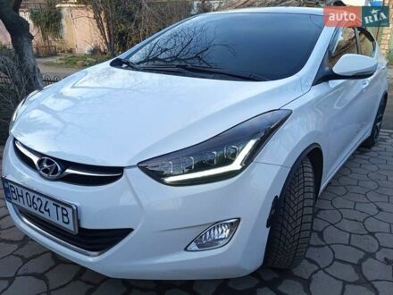 Хендай Элантра 2013 в Одессе на Automoto.ua Белый Хендай Элантра, объемом двигателя 1.59 л и пробегом 201 тыс. км за 8999 $, фото 1 на Automoto.ua