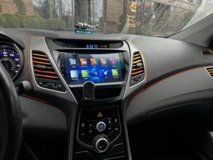 Белый Хендай Элантра, объемом двигателя 1.8 л и пробегом 204 тыс. км за 7500 $, фото 1 на Automoto.ua