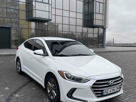 Белый Хендай Элантра, объемом двигателя 2 л и пробегом 112 тыс. км за 11800 $, фото 1 на Automoto.ua