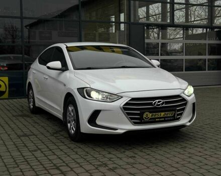 Белый Хендай Элантра, объемом двигателя 1.6 л и пробегом 220 тыс. км за 11800 $, фото 1 на Automoto.ua