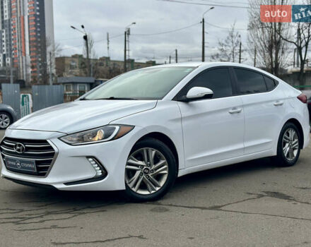Белый Хендай Элантра, объемом двигателя 2 л и пробегом 254 тыс. км за 10400 $, фото 1 на Automoto.ua