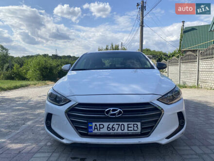Хендай Элантра 2017 в Запорожье на Automoto.ua Белый Хендай Элантра, объемом двигателя 1.59 л и пробегом 160 тыс. км за 11500 $, фото 1 на Automoto.ua